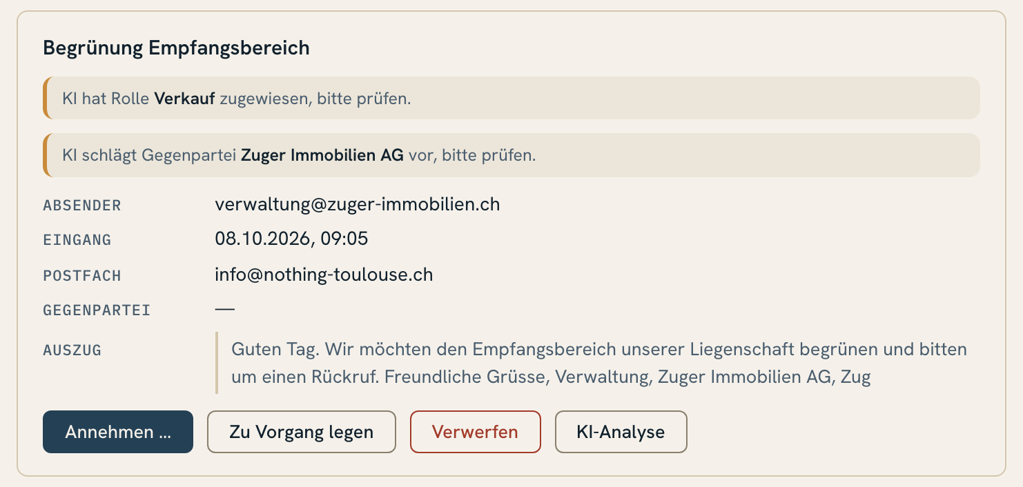 Inbox des Operating Desk mit einem Vorschlag, der Rolle und der Gegenpartei der KI